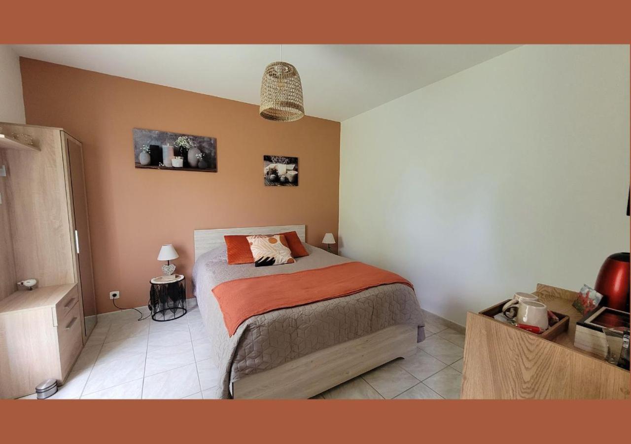 Vivre Benaise Chambre D'Hotes Chaunac Exterior foto