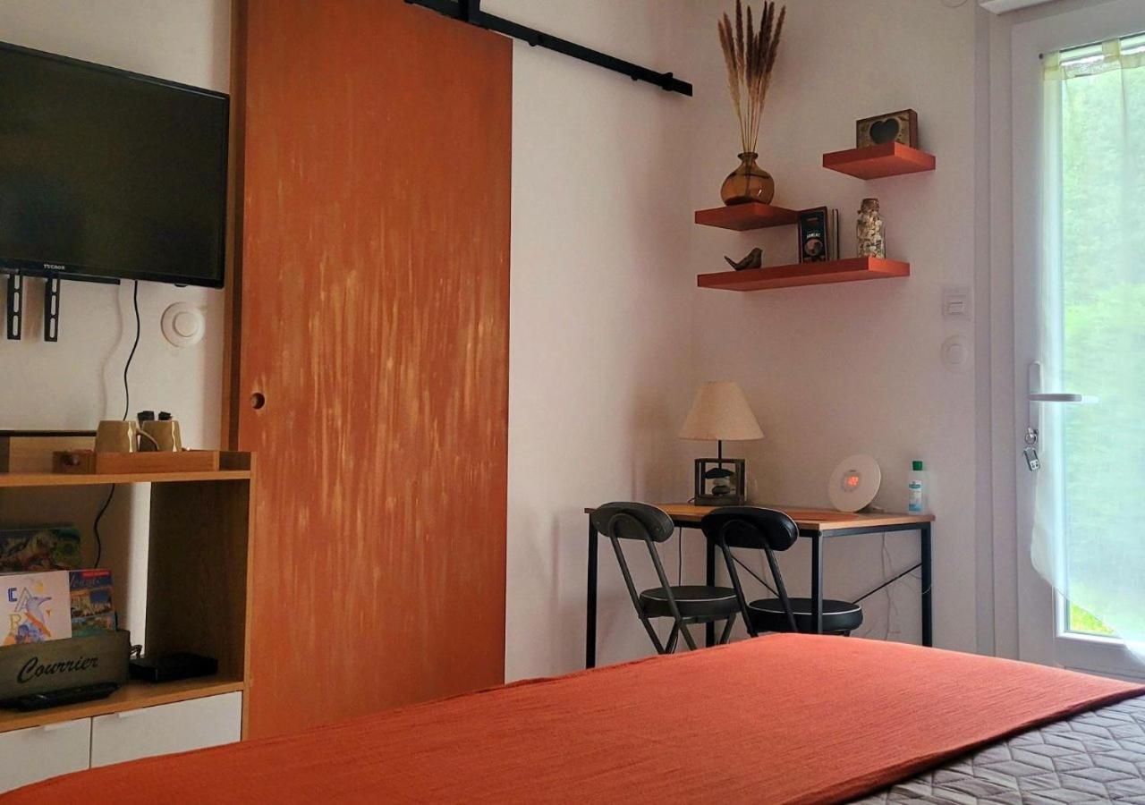 Vivre Benaise Chambre D'Hotes Chaunac Zimmer foto